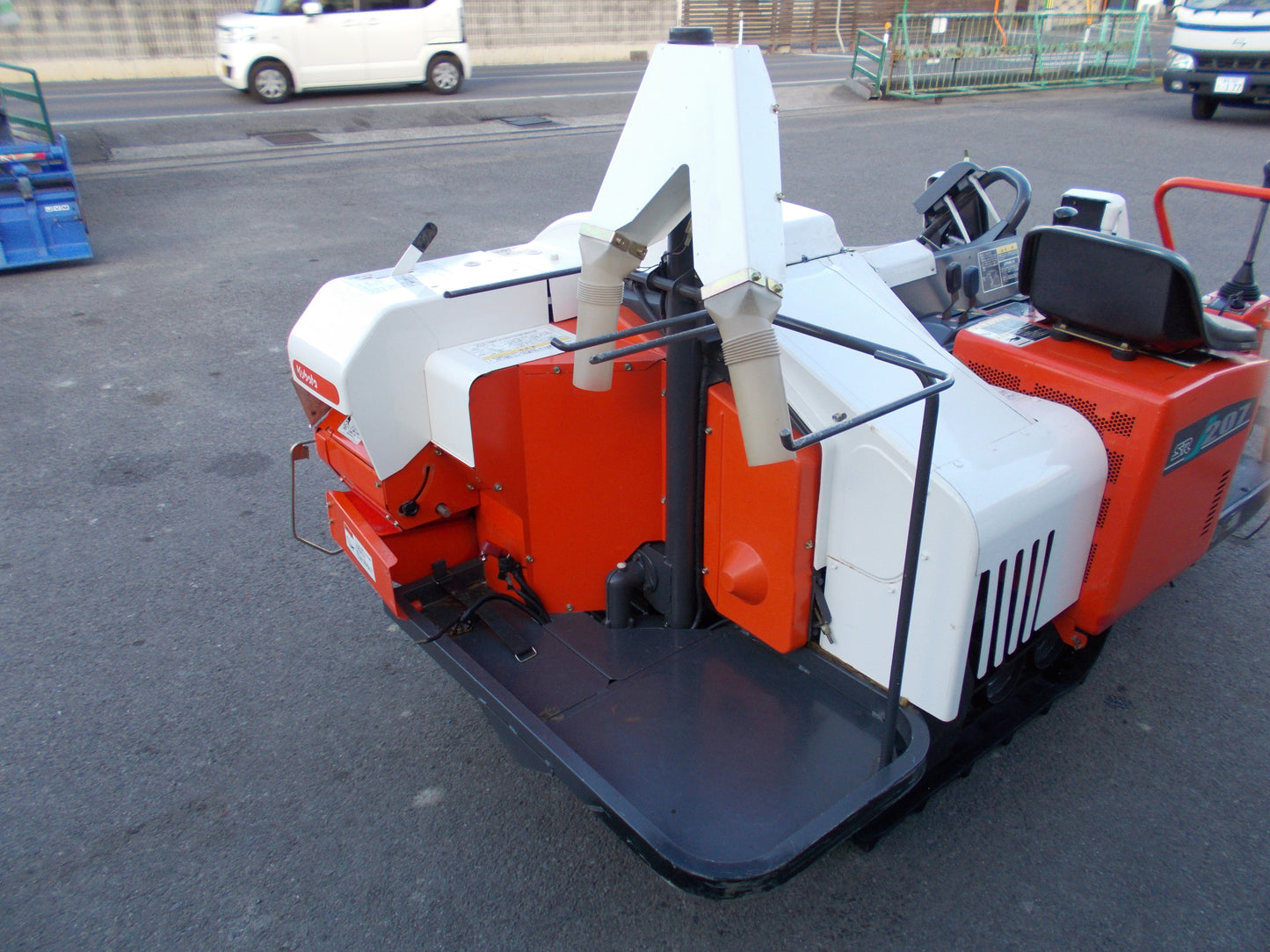 クボタ　中古　コンバイン　SR-J207