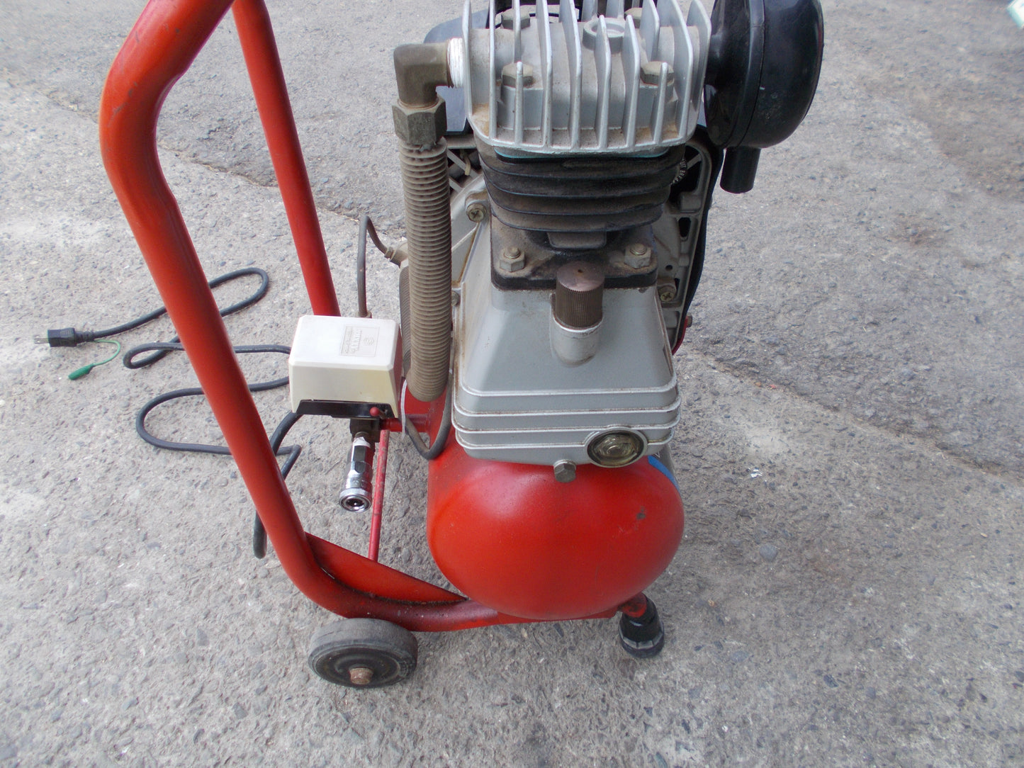 高儀　中古　エアーコンプレッサ－　AC-100SA　