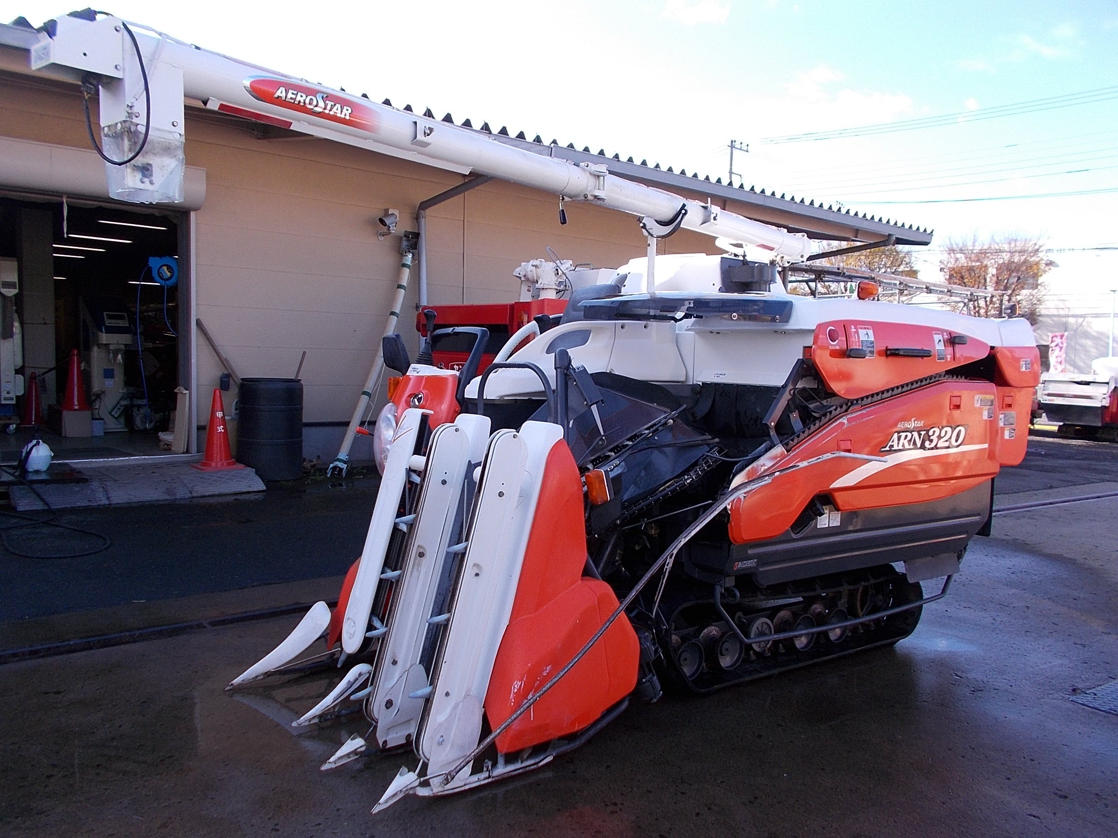 クボタコンバイン　ARN320 ARN320-GDXMW – 株式会社西川商会