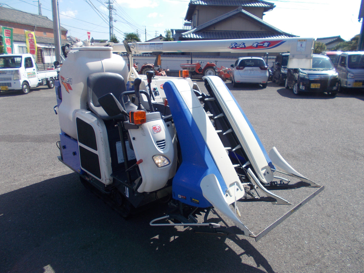 イセキ　中古　コンバイン　HN211GEZWC