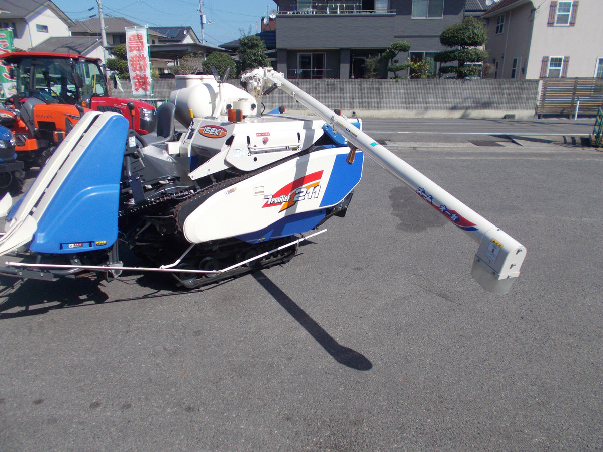 イセキ　中古　コンバイン　HN211GEZWC