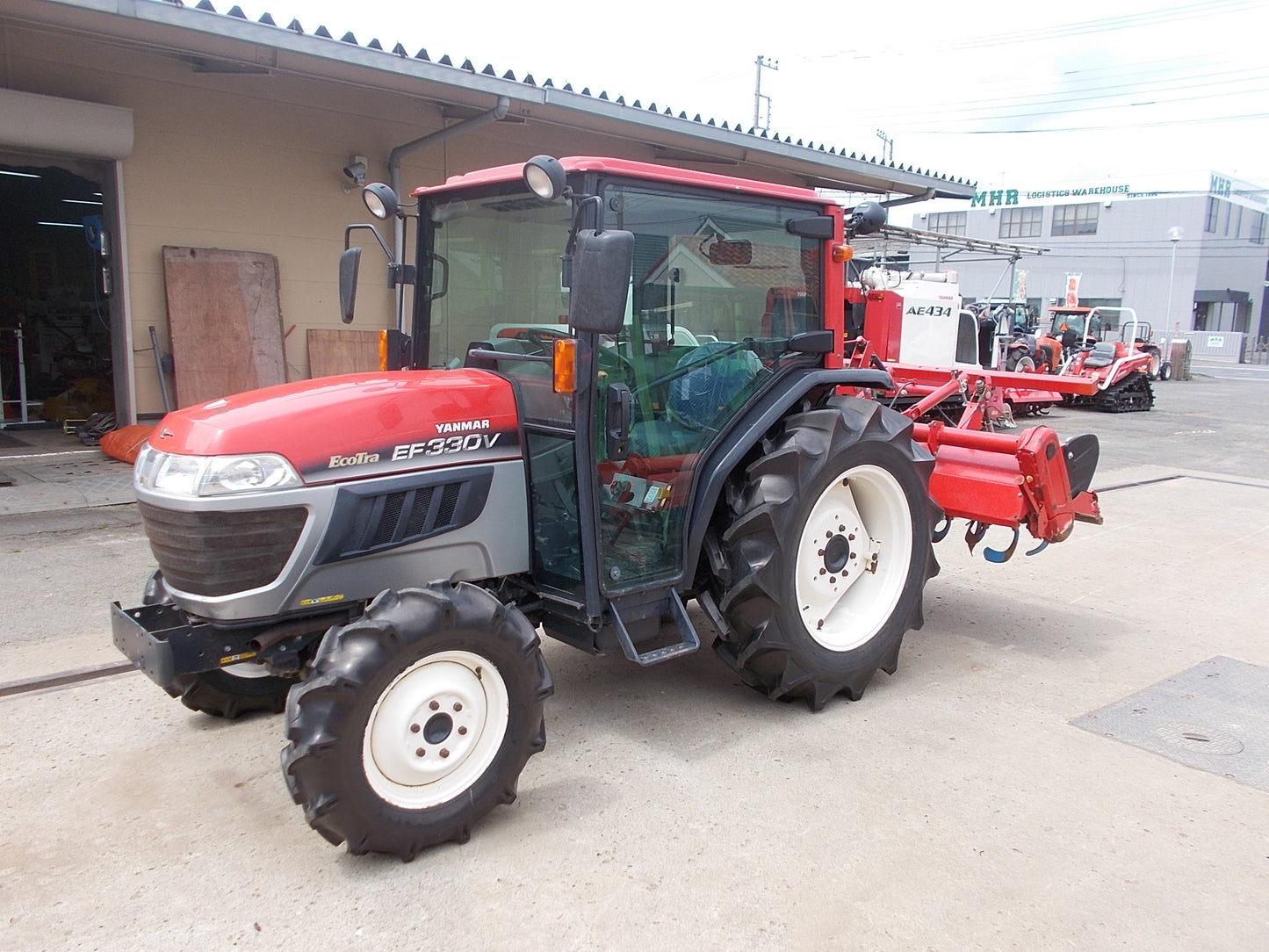 ヤンマー　中古　トラクター　EF330V　３０馬力　キャビン