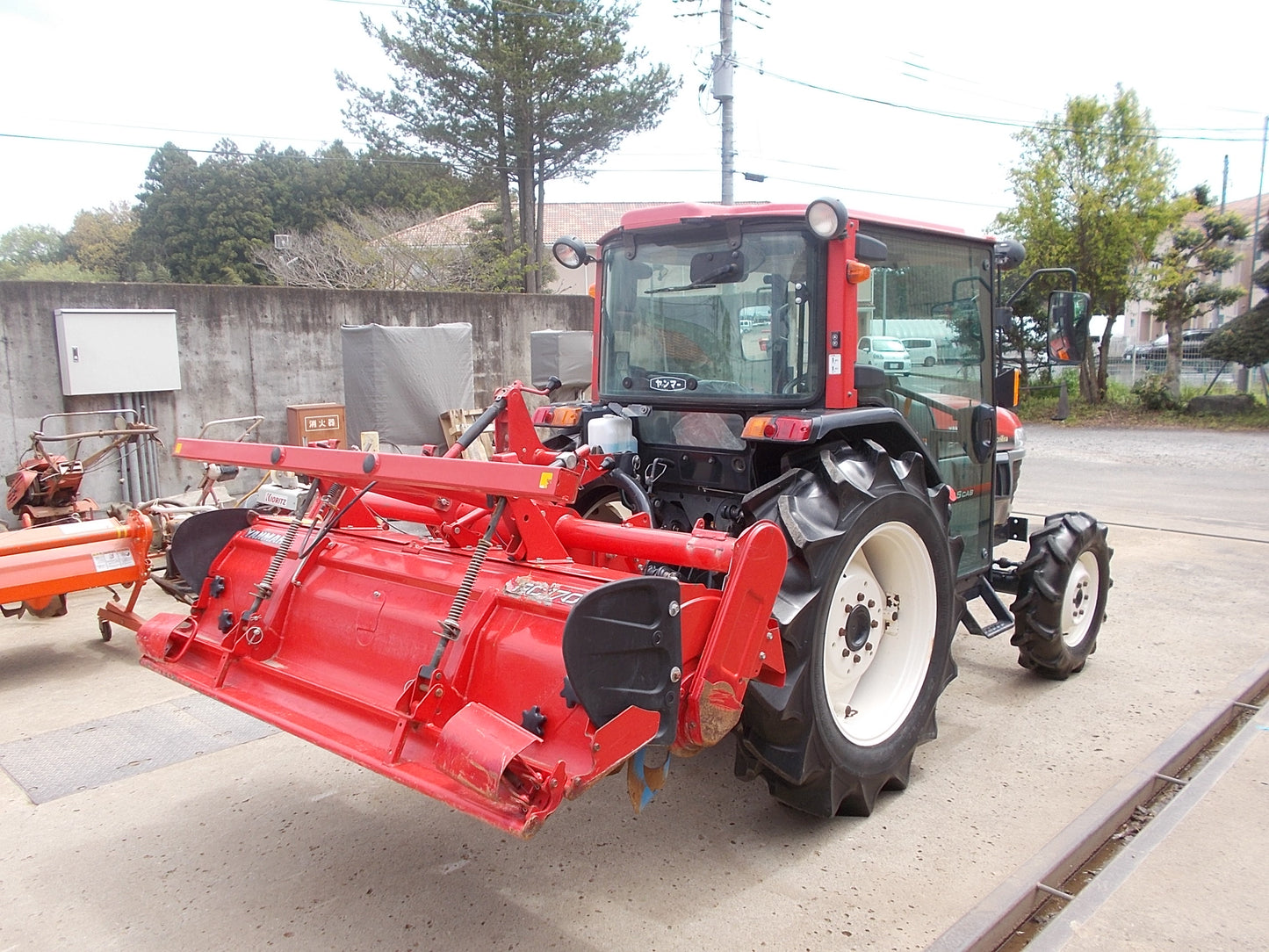 ヤンマー　中古　トラクター　EF330V　３０馬力　キャビン