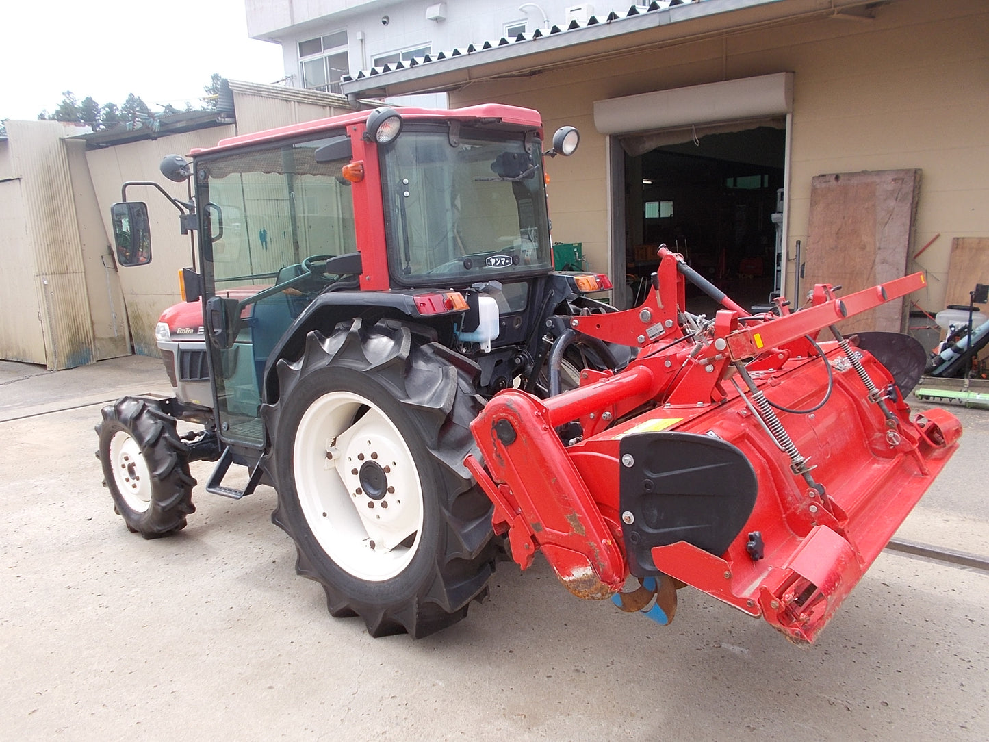 ヤンマー　中古　トラクター　EF330V　３０馬力　キャビン