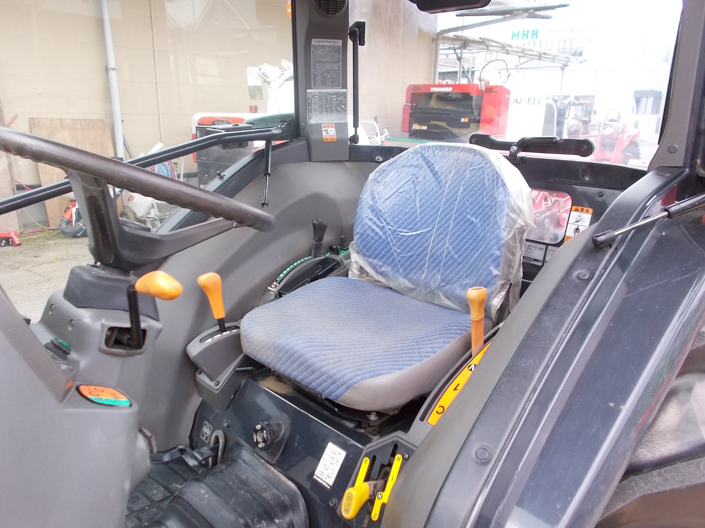 ヤンマー　中古　トラクター　EF330V　３０馬力　キャビン