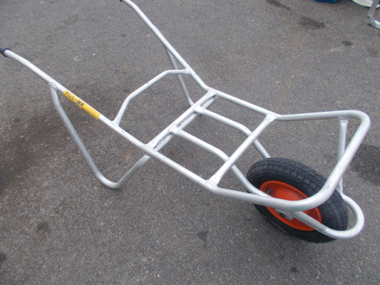 昭和ブリッジ　中古　アルミ一輪車　OW-P