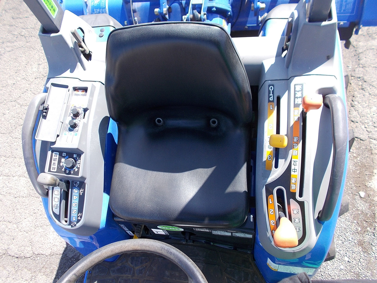 イセキ　中古　トラクター23.5馬力　TH235