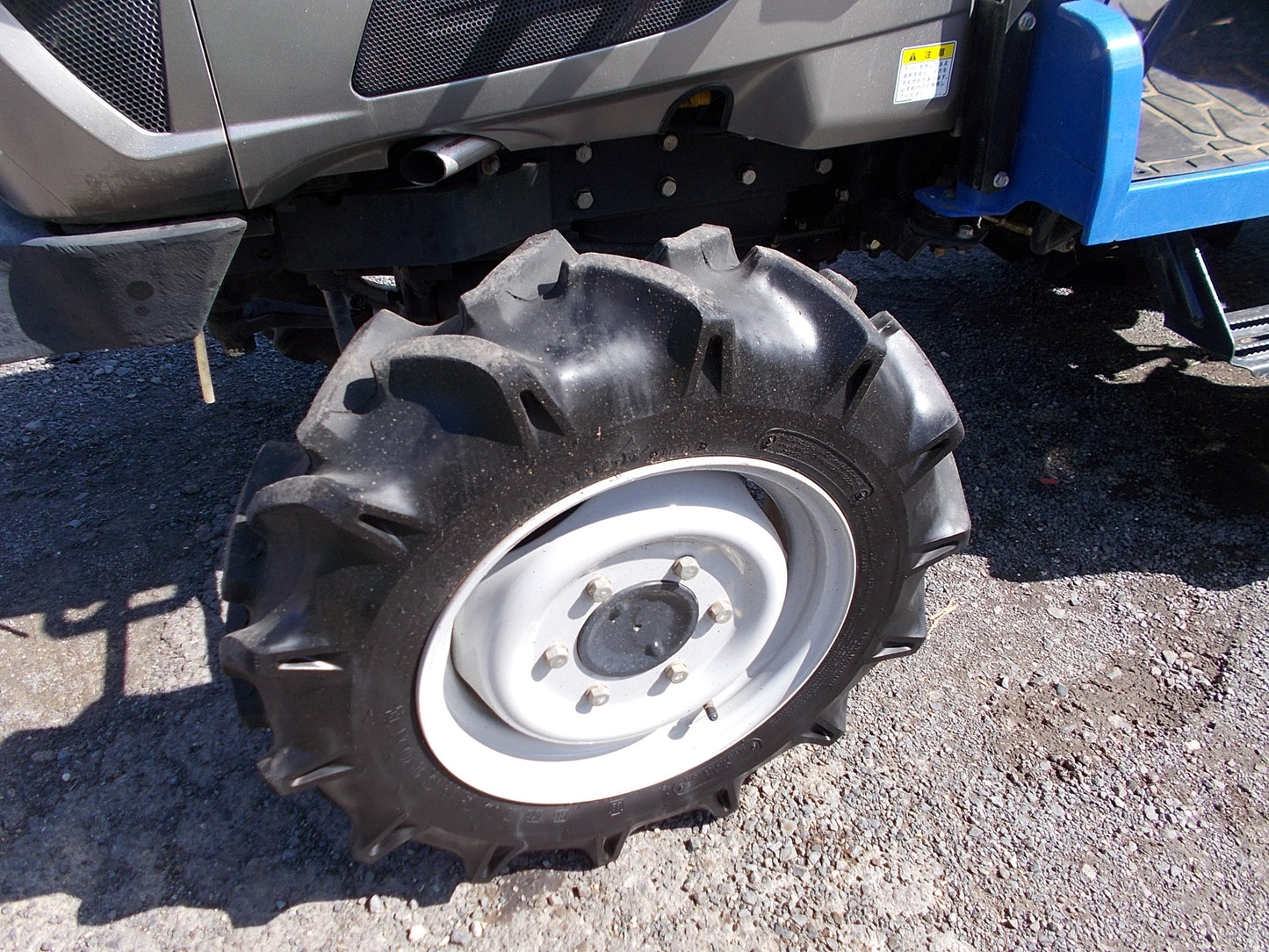 イセキ　中古　トラクター23.5馬力　TH235