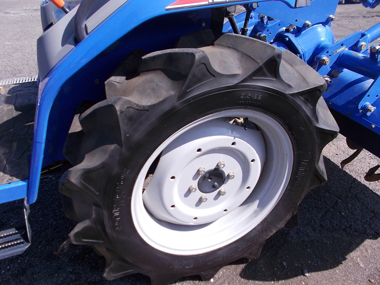 イセキ　中古　トラクター23.5馬力　TH235