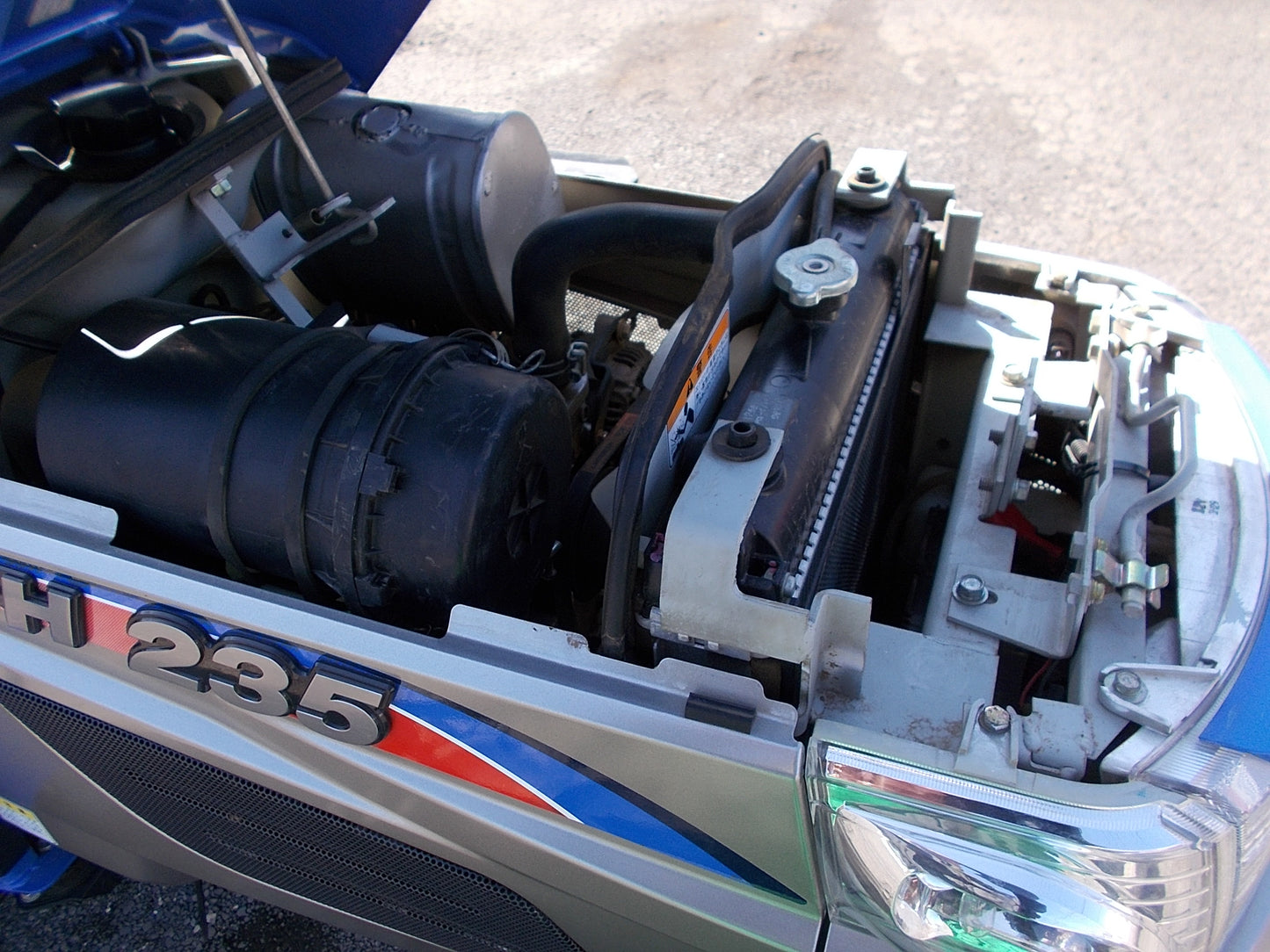 イセキ　中古　トラクター23.5馬力　TH235