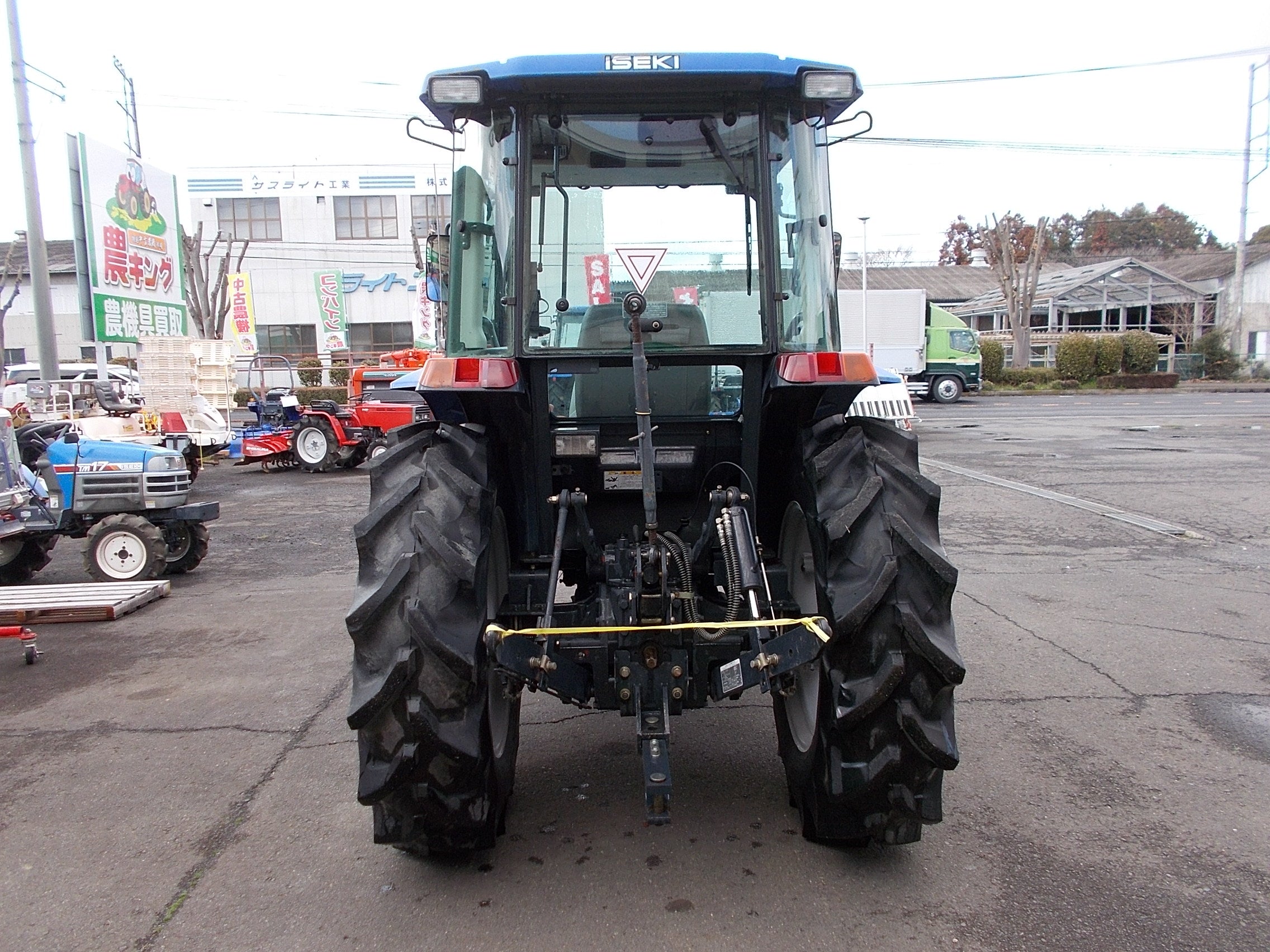 中古　イセキ　トラクター イセキ 中古 トラクター56馬力 ロータリー無し キャビン ATK56 – 農