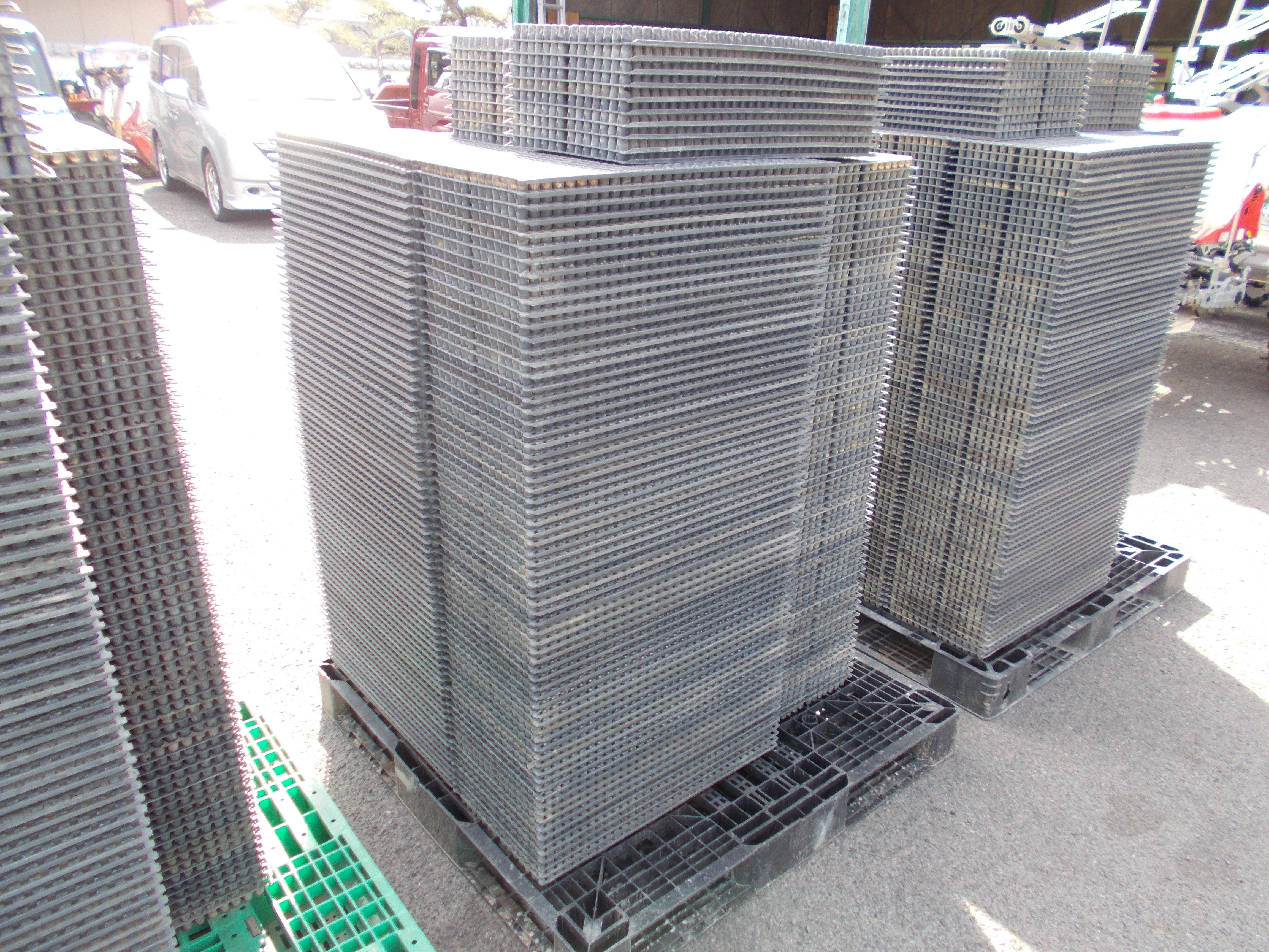 終了 みのる ポット苗床 中古 90枚位 稲作 農業 キズ ワレ、カケあり