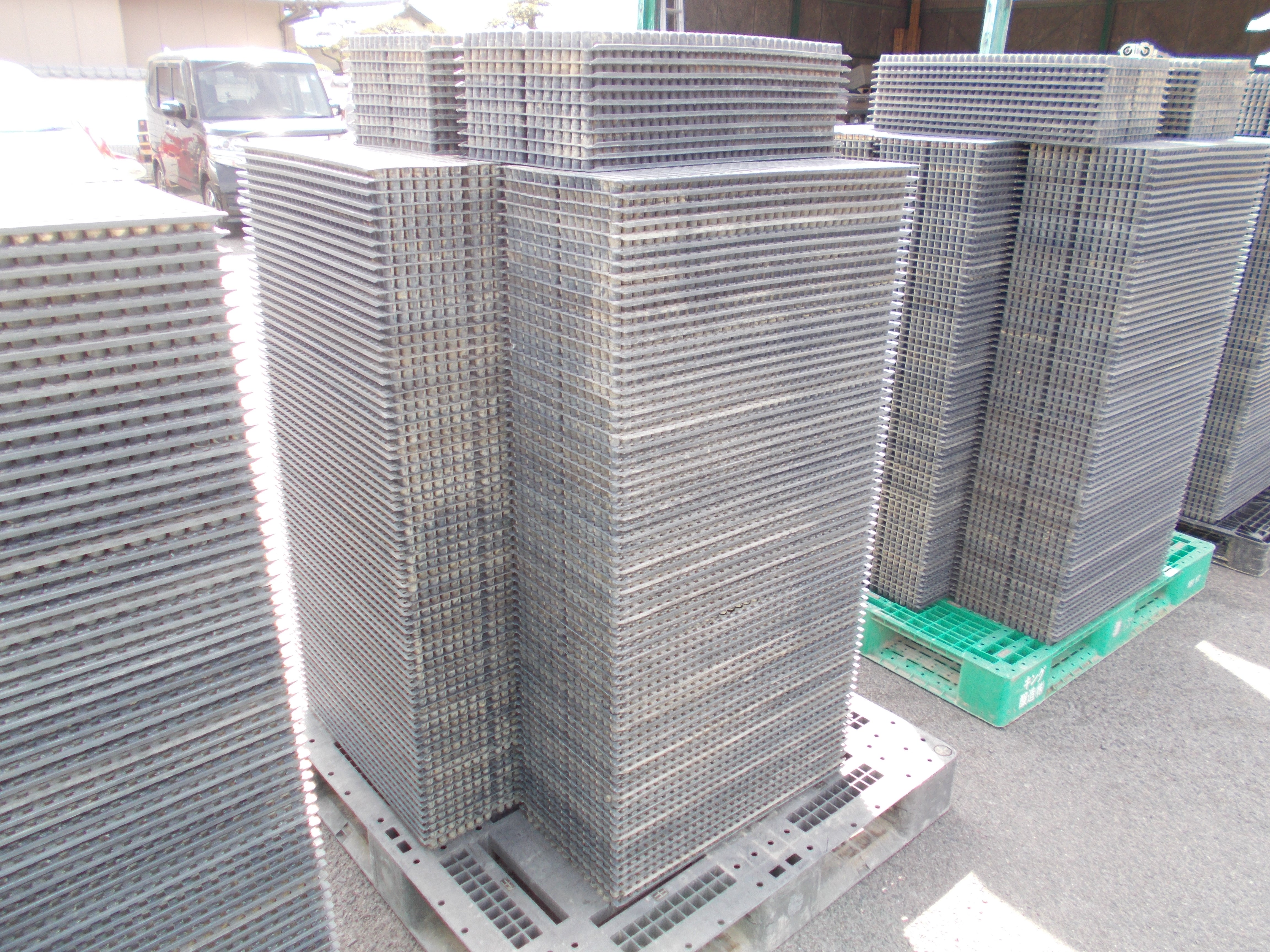 みのる 中古 ポット苗箱 448穴 （単価100円/枚） – 農キング