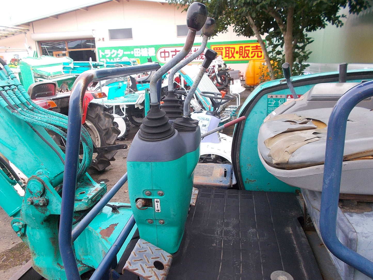 コマツ　中古　バックホー　PC27R-8　
