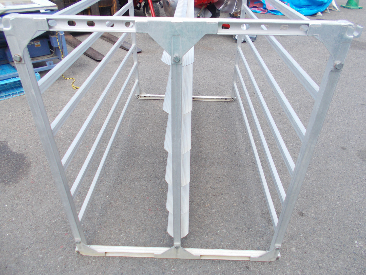 メーカー不明　中古　アルミ苗だな