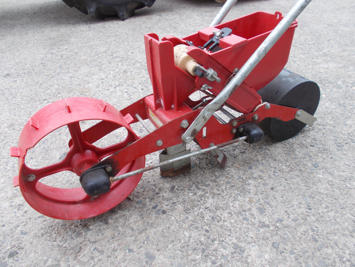 ムカイ　たねまき機　ごんべぇ　HS-600