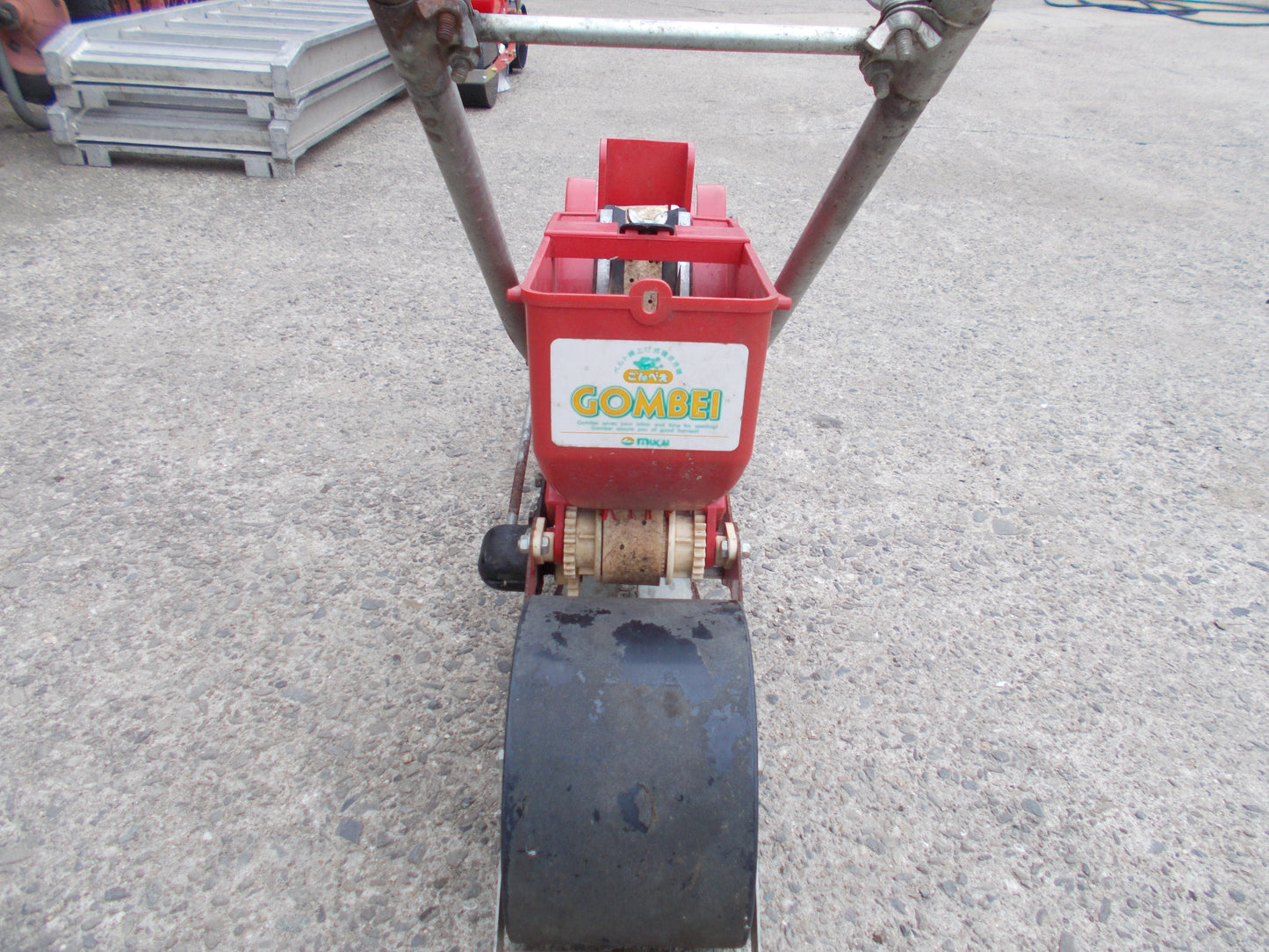 ムカイ　たねまき機　ごんべぇ　HS-600