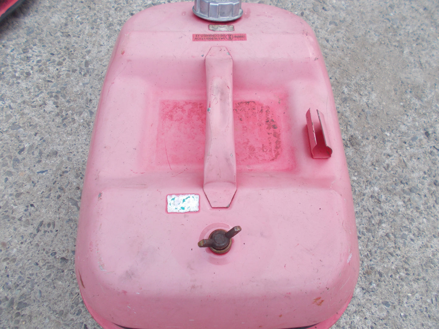 メーカー不明　携行缶　20L