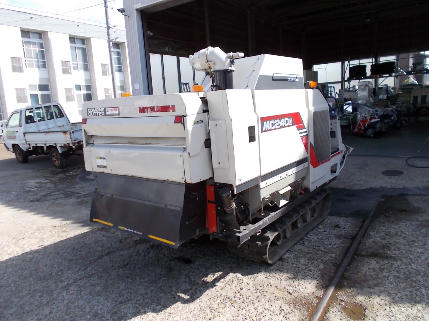 三菱　中古　コンバイン　MC240G