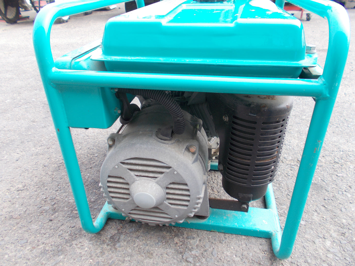デンヨー　中古　発電機　GA-2600U2