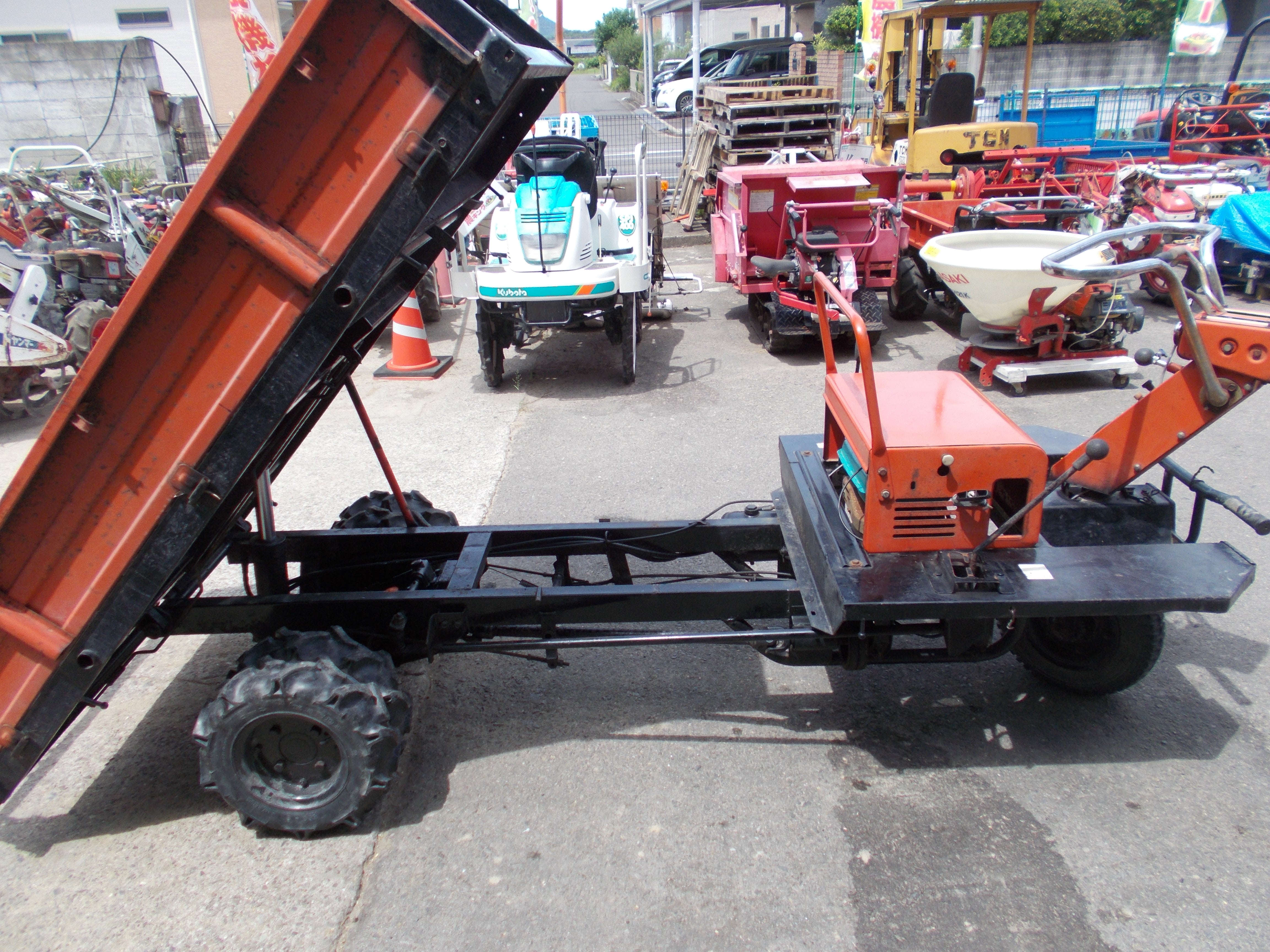 クボタ 筑水キャニコム 油圧ダンプ付 運搬台車 GA111 クボタ 筑水キャニコム 油圧ダンプ付 運搬台車 GA111