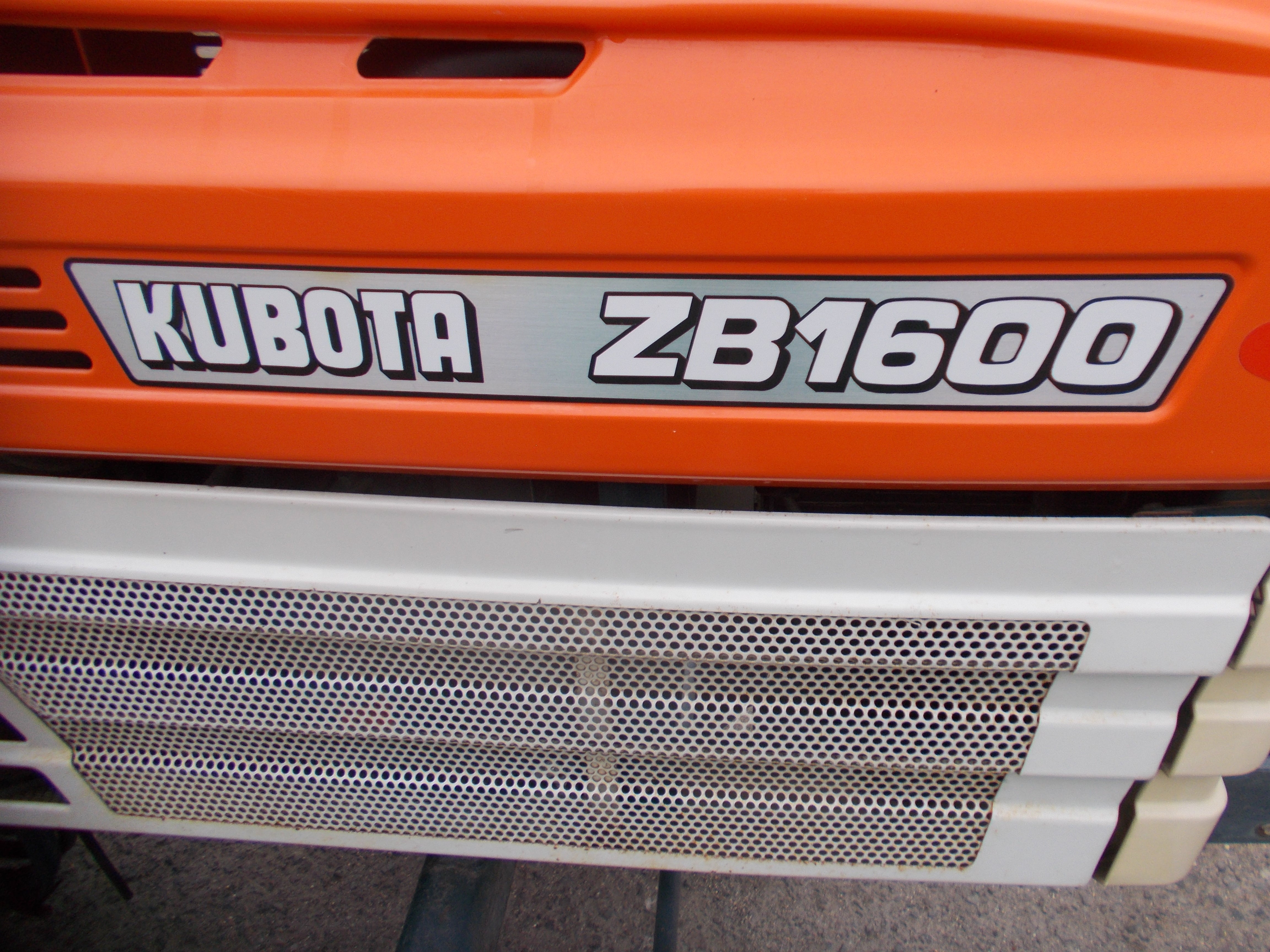 レトロトラクターＫＵＢＯＴＡ ZB1600 4WD Tractors KUBOTA ZB1600 - FARM MART