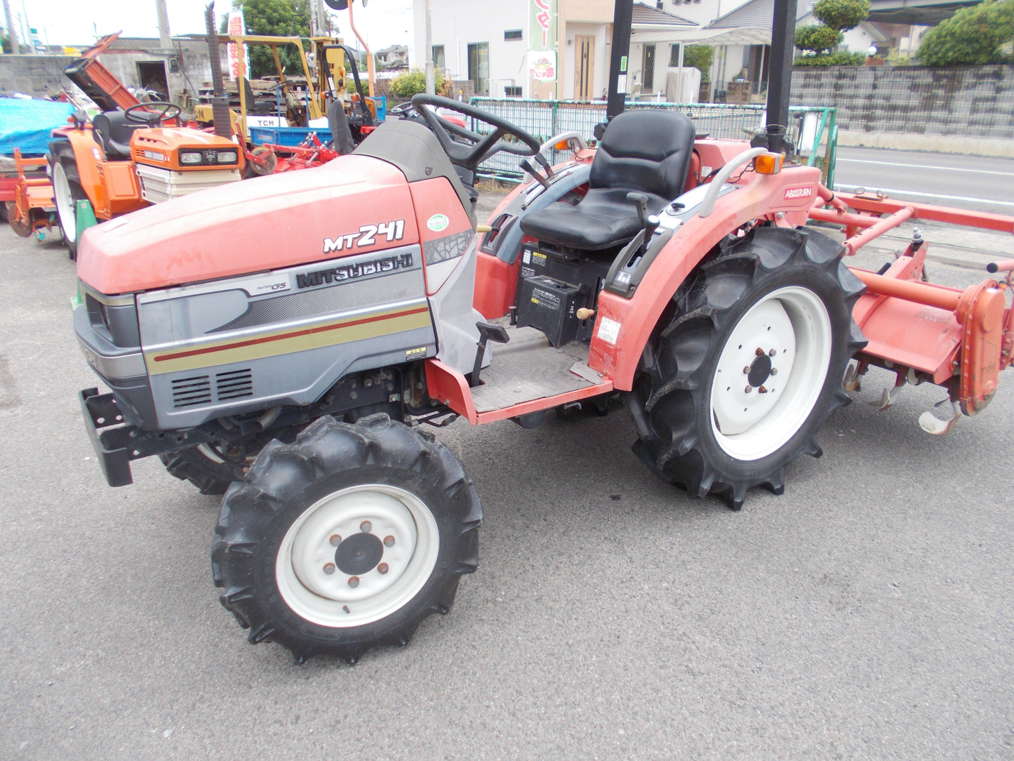 三菱　中古　トラクター　MT-241