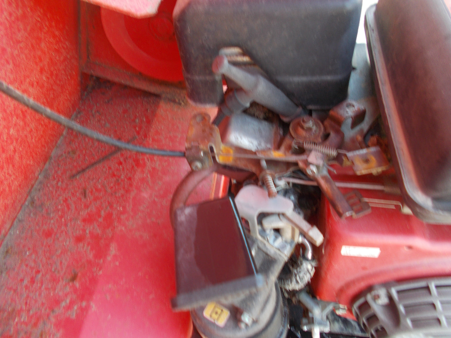 デリカ　中古　自走式マニアスプレッダー　DC156