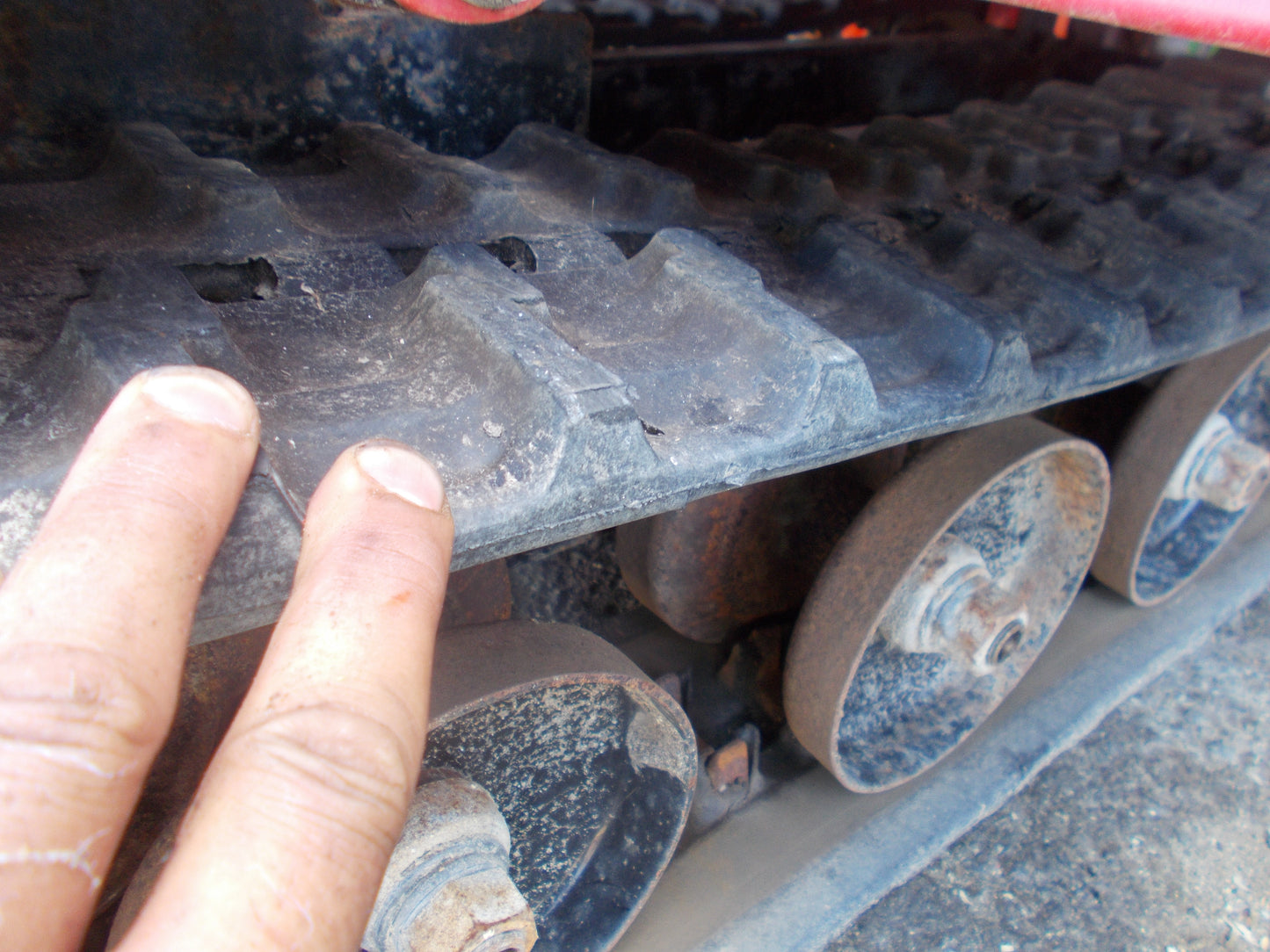 デリカ　中古　自走式マニアスプレッダー　DC156