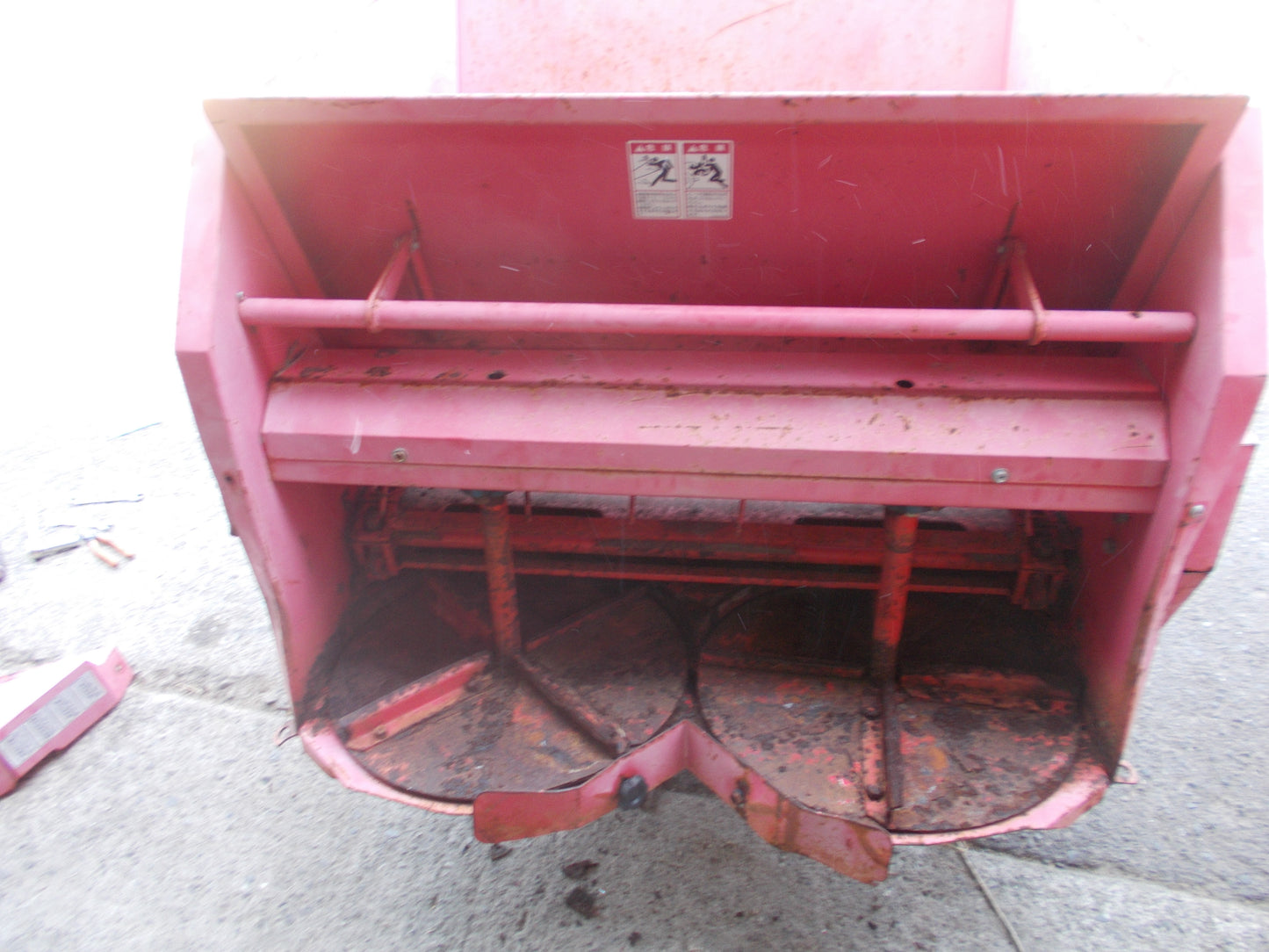 デリカ　中古　自走式マニアスプレッダー　DC156