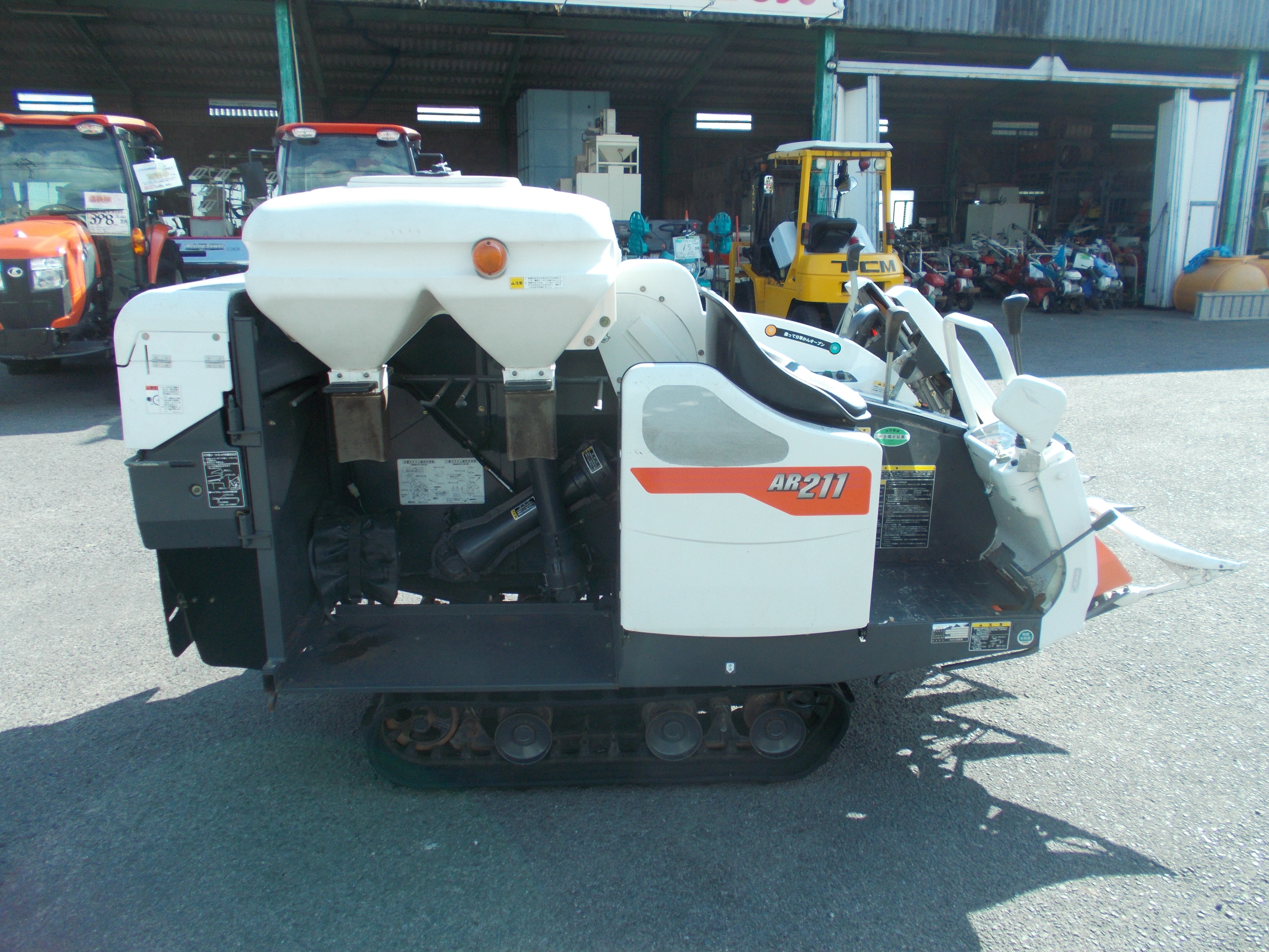 クボタコンバインAR211 クボタ 中古 コンバイン AR211W – 農キング