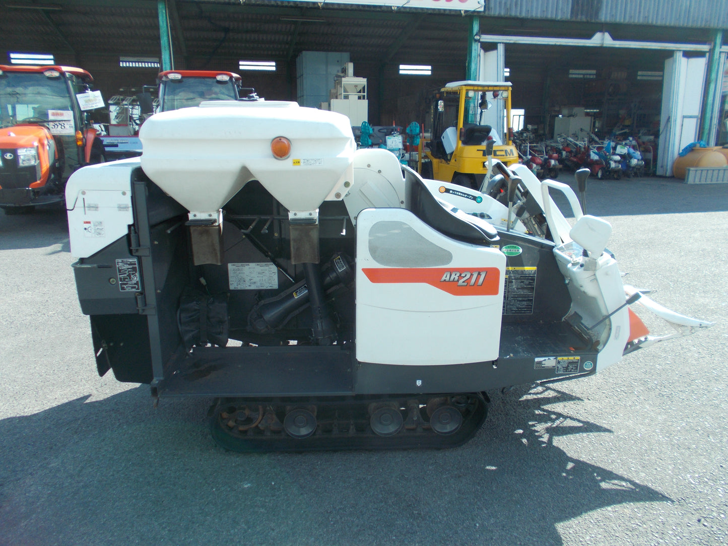 クボタ　中古　コンバイン　AR211W