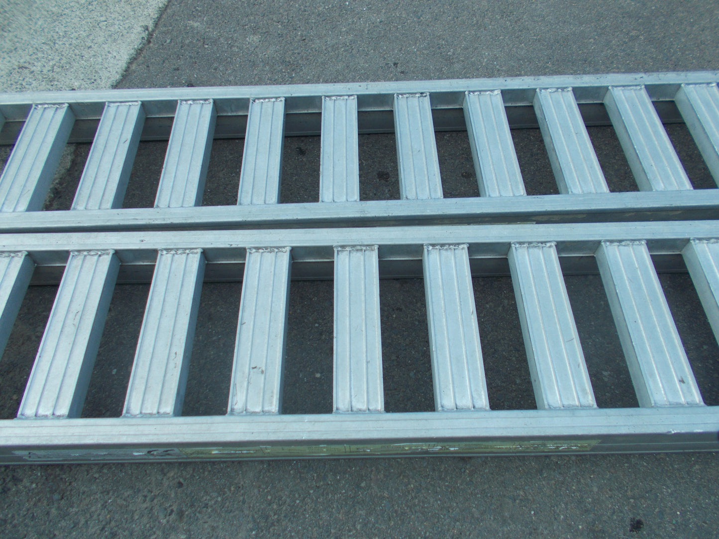 メーカー不明　中古　アルミブリッジ　4t