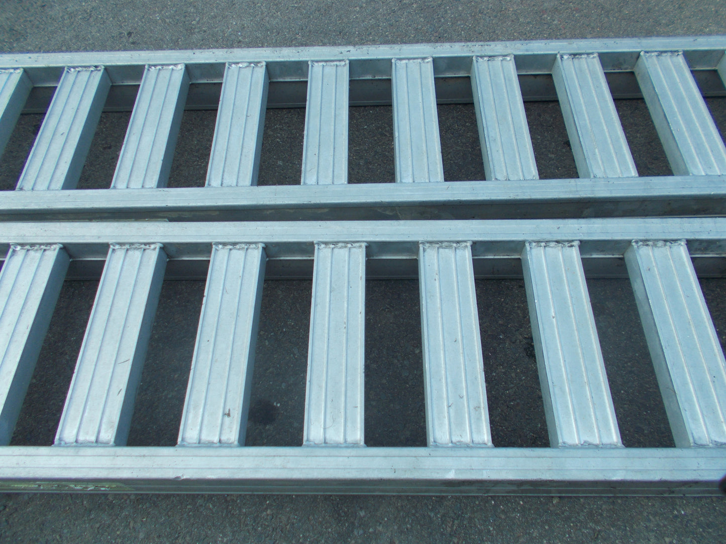 メーカー不明　中古　アルミブリッジ　4t