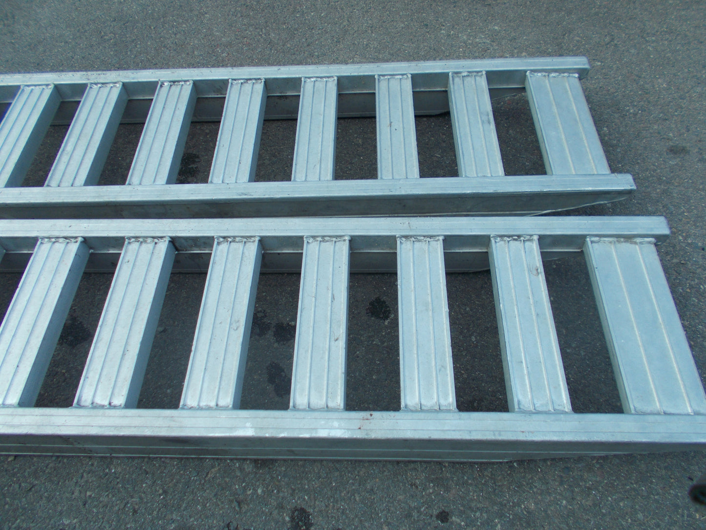 メーカー不明　中古　アルミブリッジ　4t