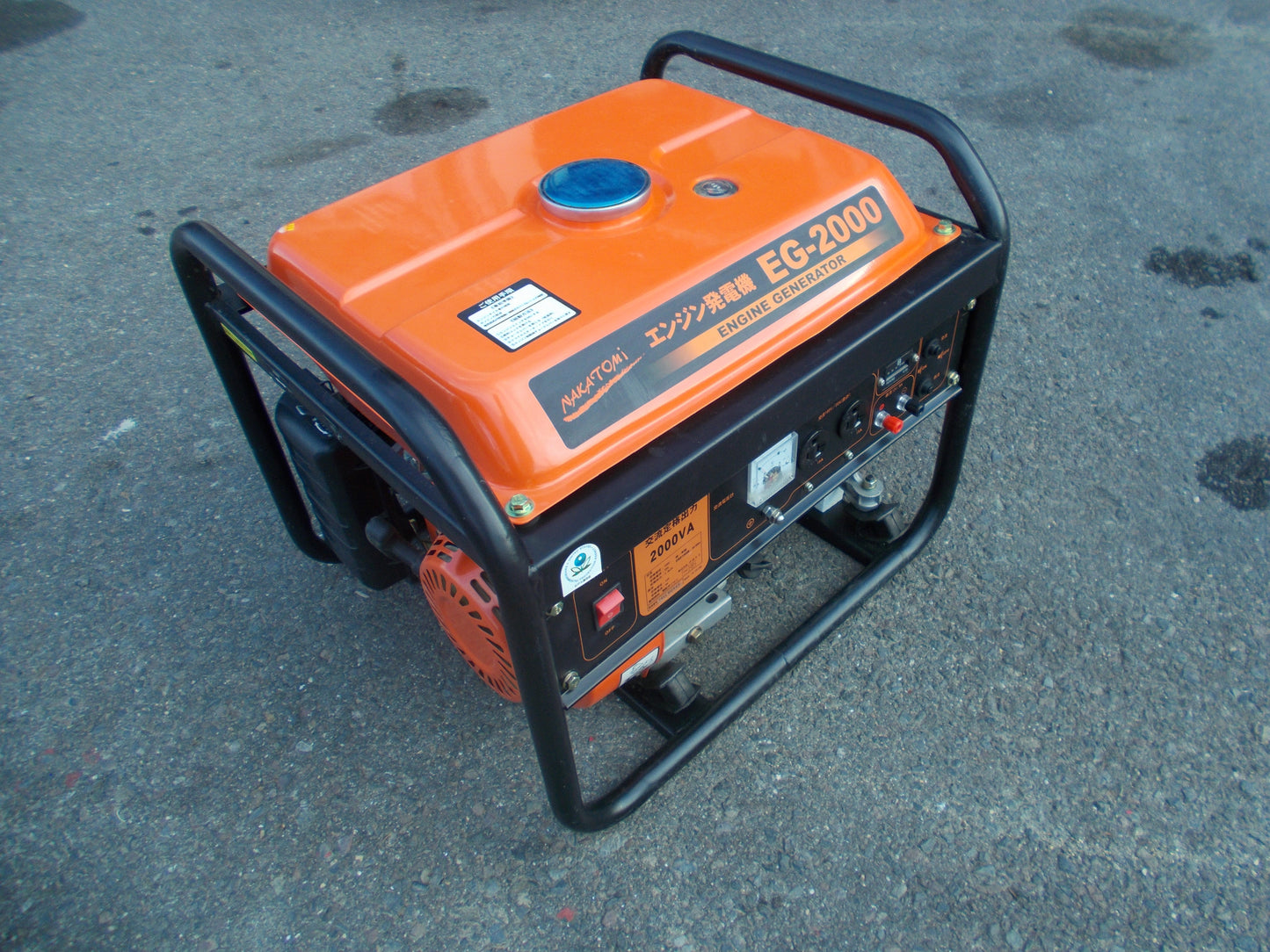 ナカトミ　中古　発電機　EG-2000