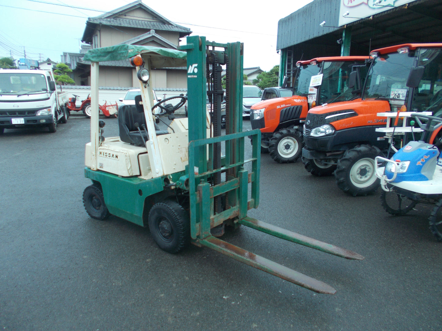 日産　中古　フォークリフト　NF01