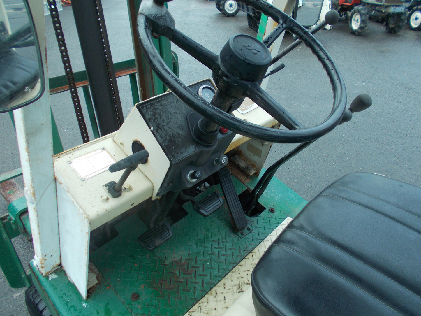 日産　中古　フォークリフト　NF01