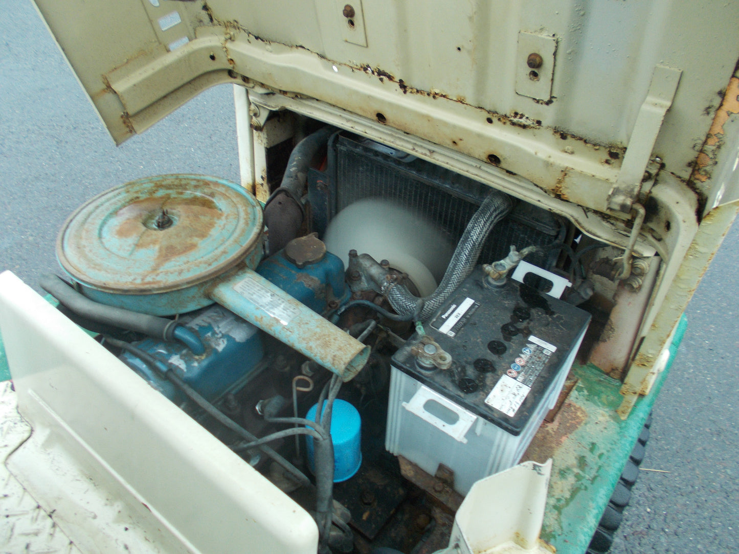 日産　中古　フォークリフト　NF01