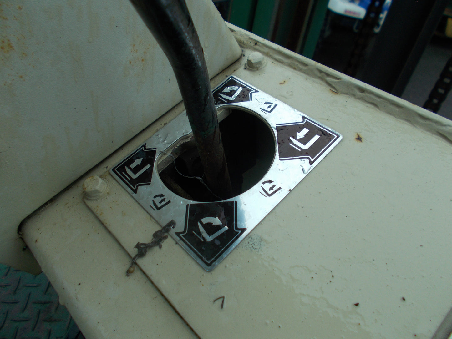 日産　中古　フォークリフト　NF01