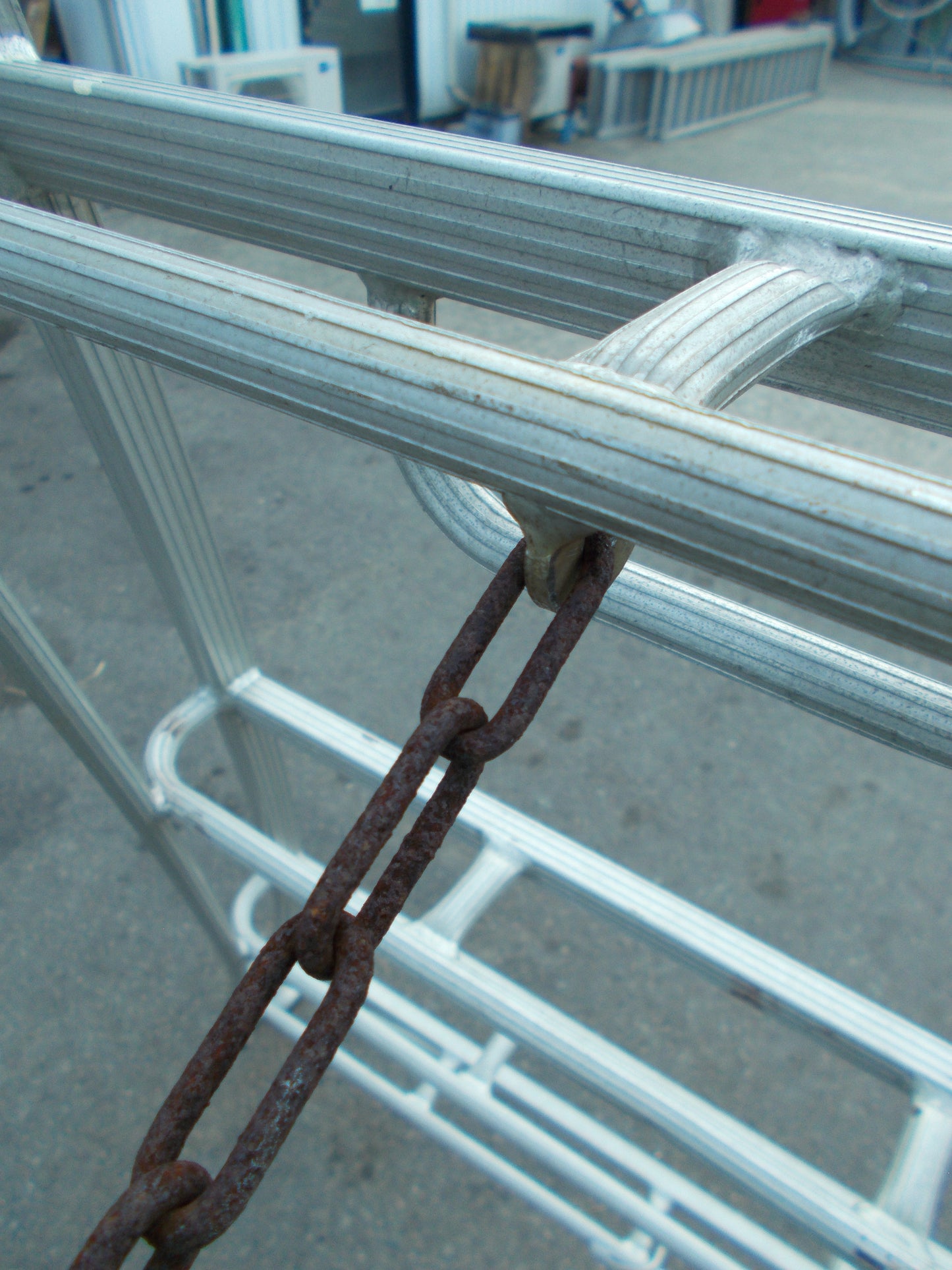 不明　中古　アルミ三脚　2.5ｍ