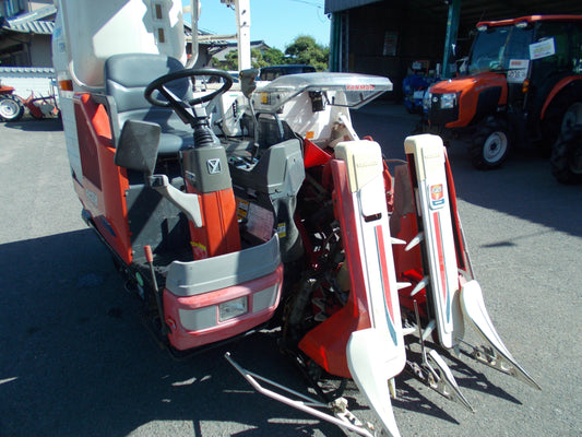 ヤンマー　中古　コンバイン　GC218G