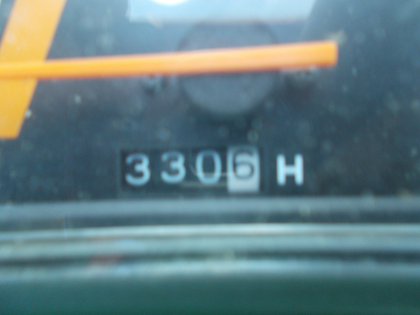 イセキ　中古　コンバイン　HVB217G-EZKWC　