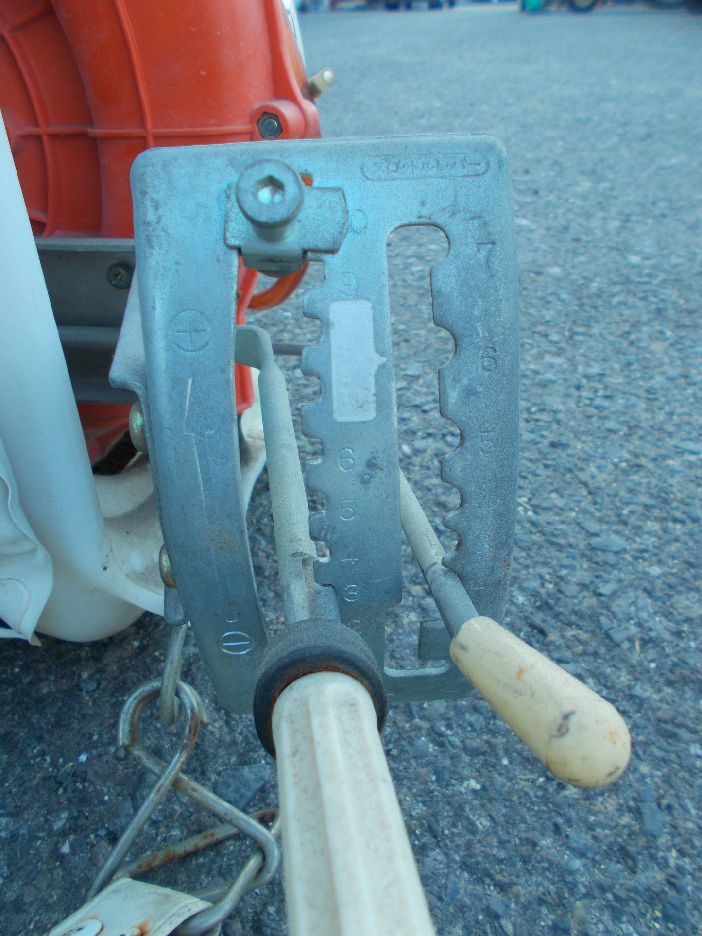 丸山　中古　背負動力散布機　MD170