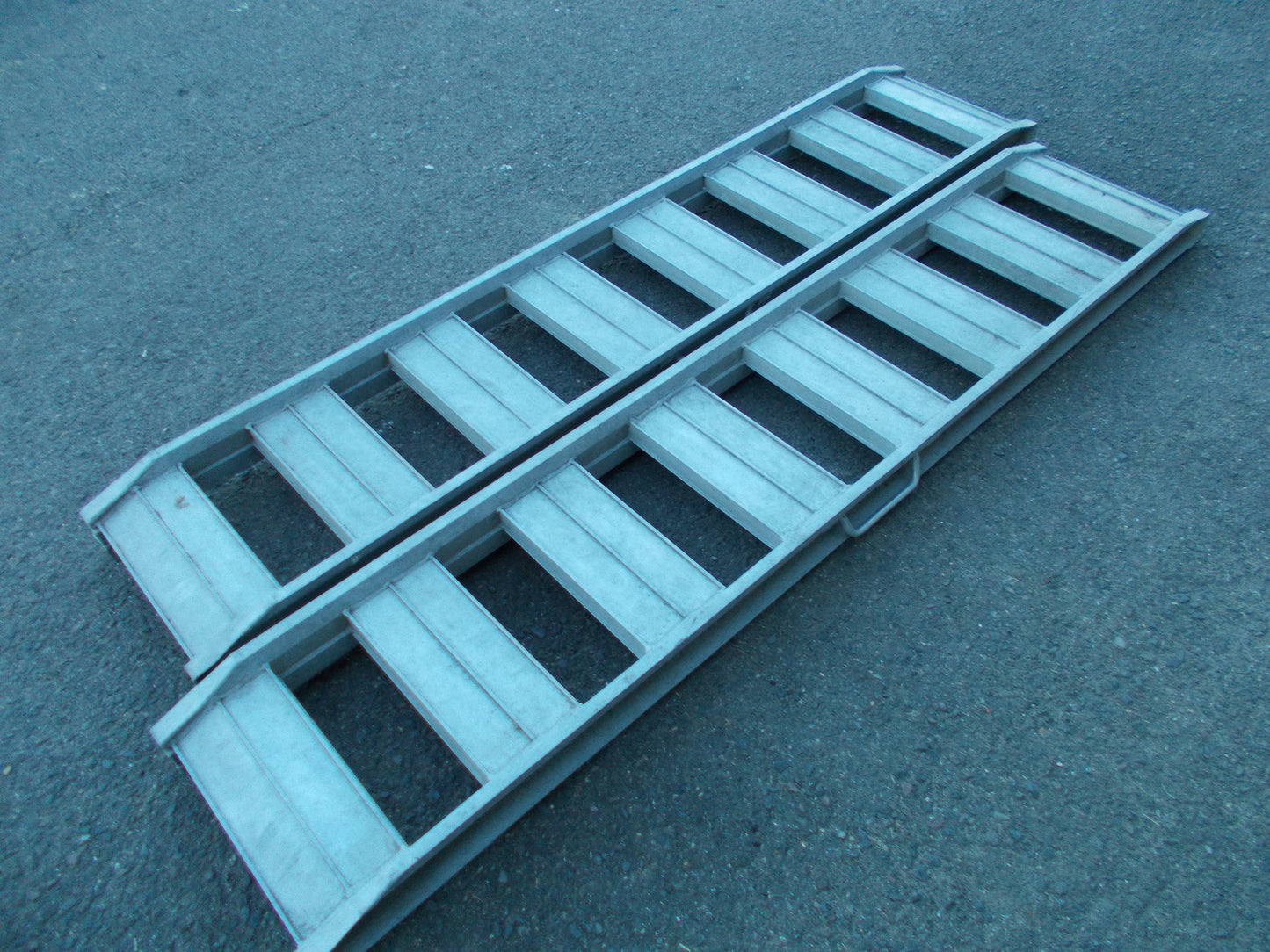 メーカー不明　中古　アルミブリッジ