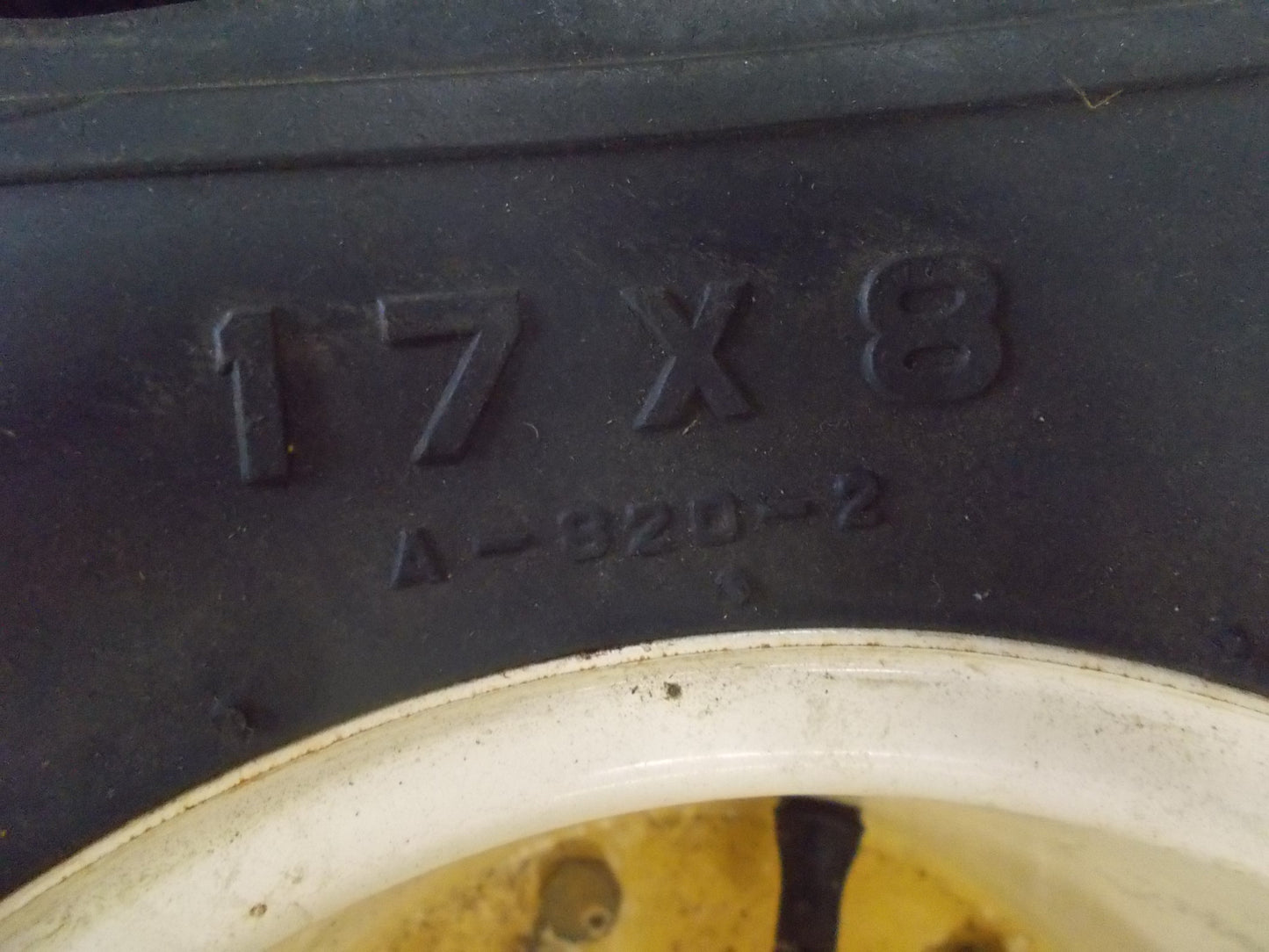 オーツタイヤ　中古　バインダー用タイヤ　17-8