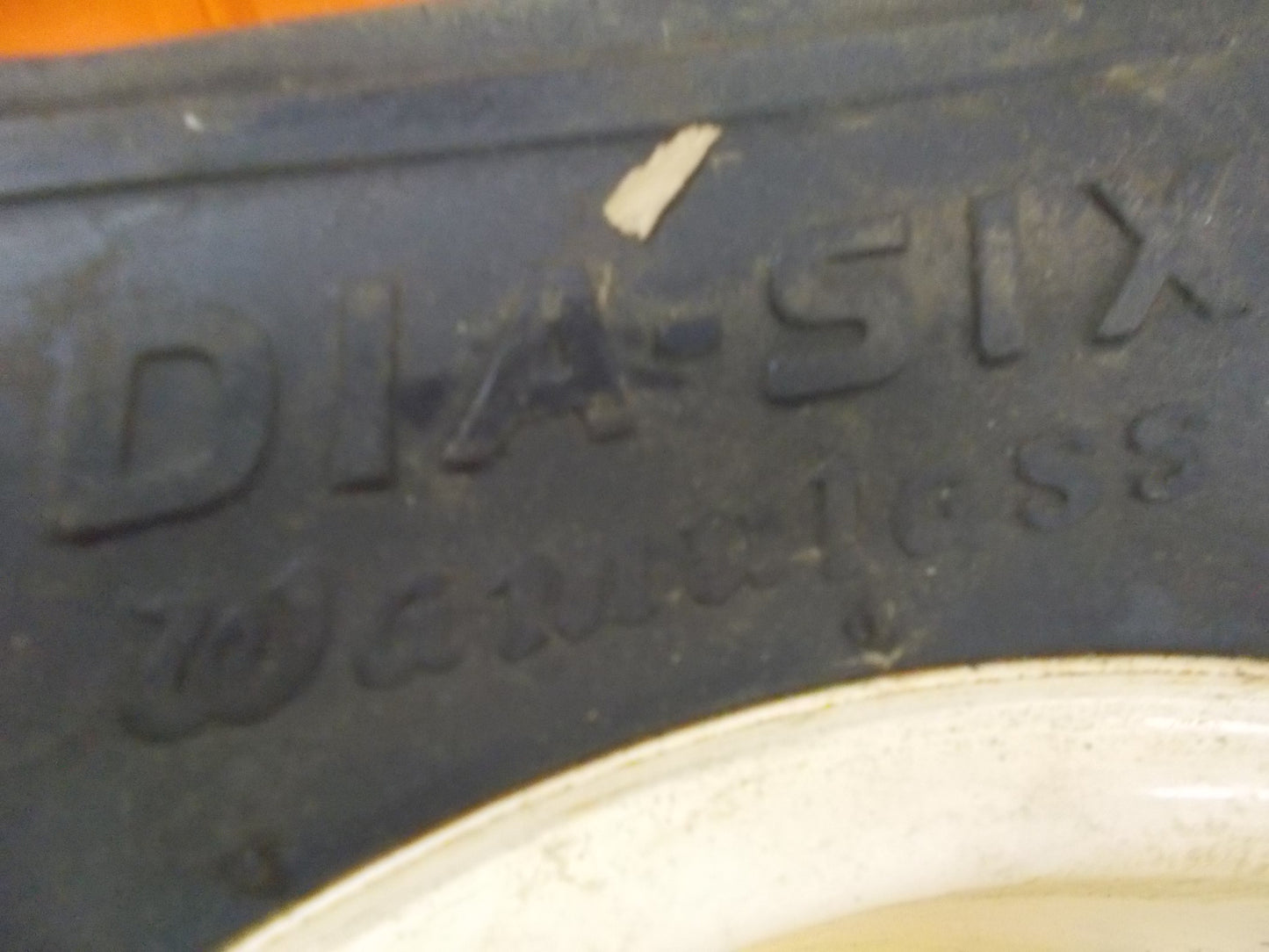 オーツタイヤ　中古　バインダー用タイヤ　17-8