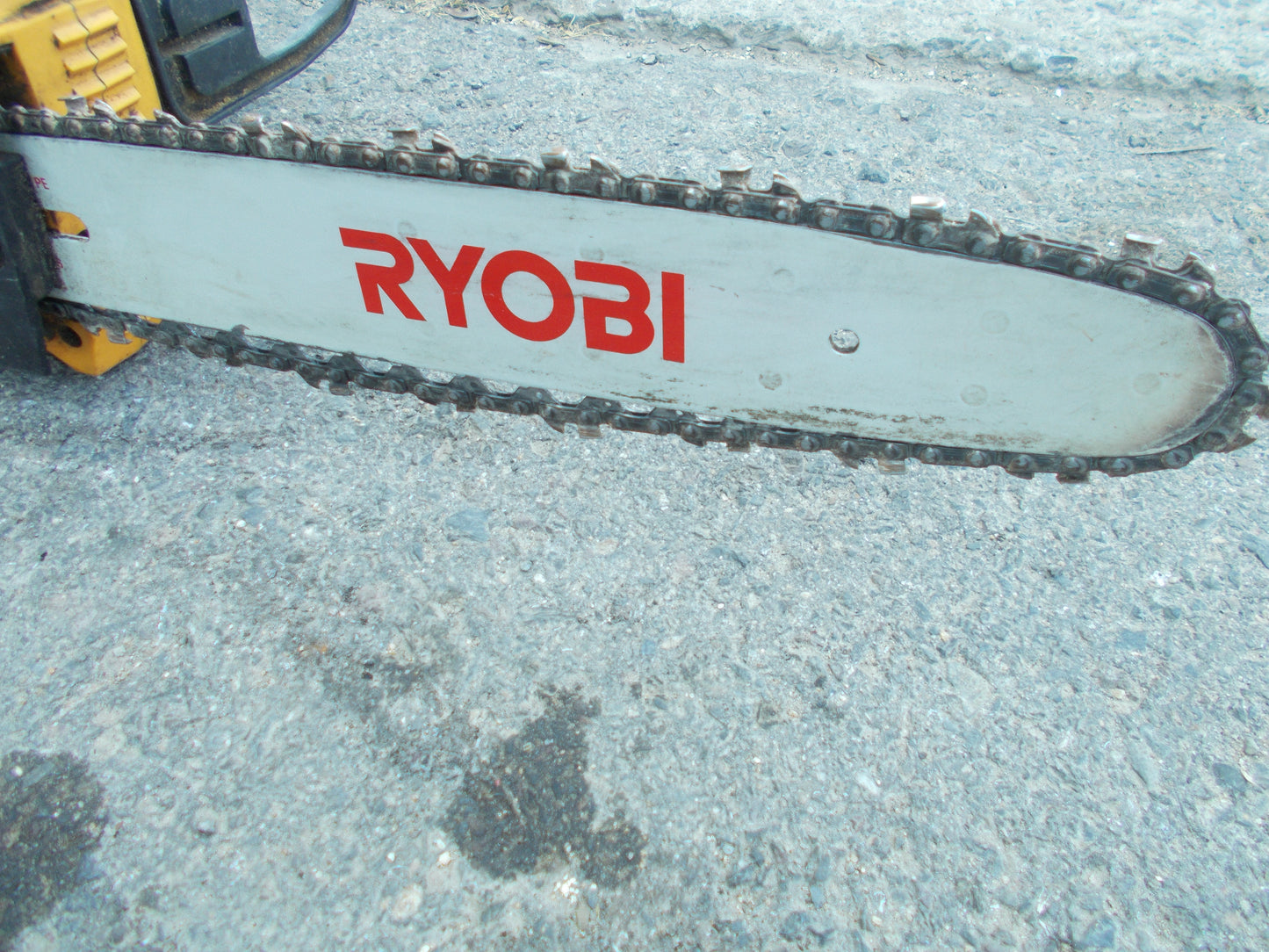 リョ-ビ　中古　電動チェンソー　CS-3001