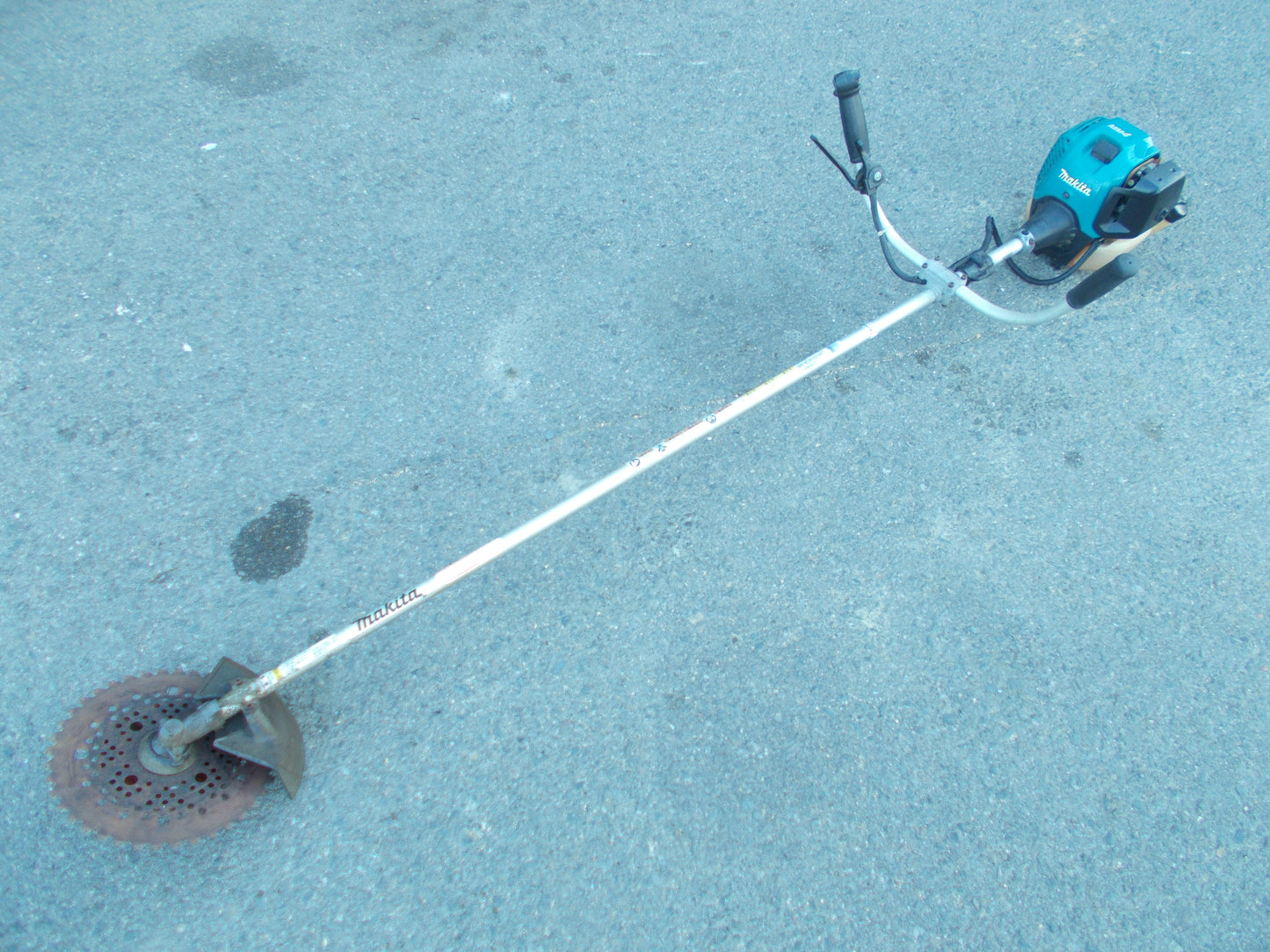 マキタ　中古　刈払機　MEM2650UHT