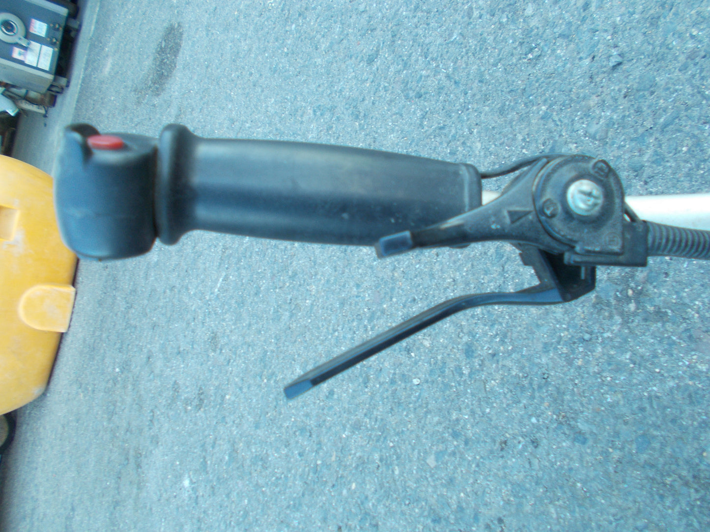 マキタ　中古　刈払機　MEM2650UHT